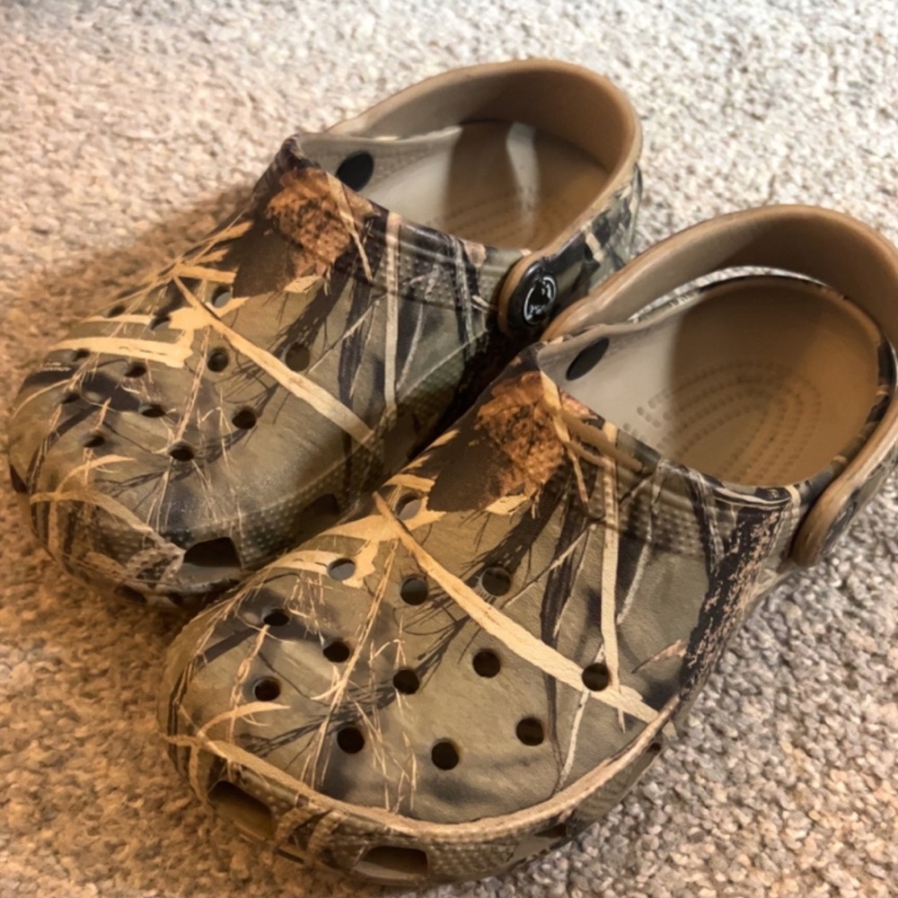 Camo crocs youth size 5